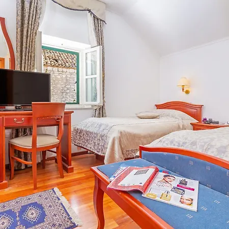 Ostrea 3* מאלי סטון