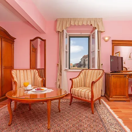 Ostrea Hotel